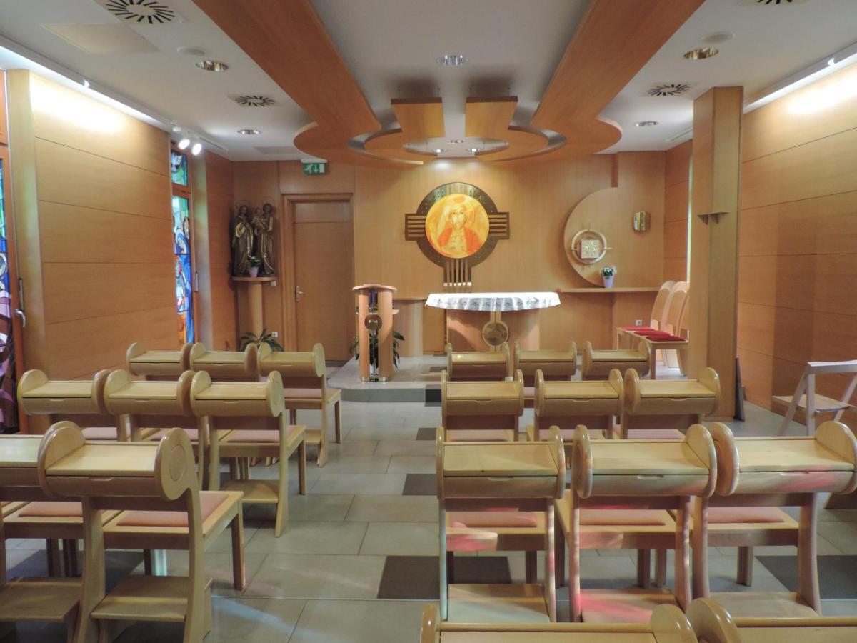 לינה וארוחת בוקר בלד Marijin Dom - Retreat House מראה חיצוני תמונה