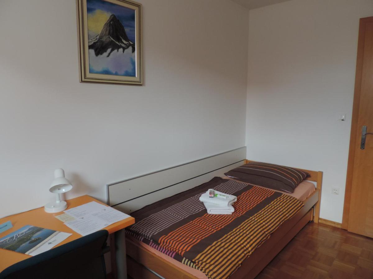 לינה וארוחת בוקר בלד Marijin Dom - Retreat House מראה חיצוני תמונה