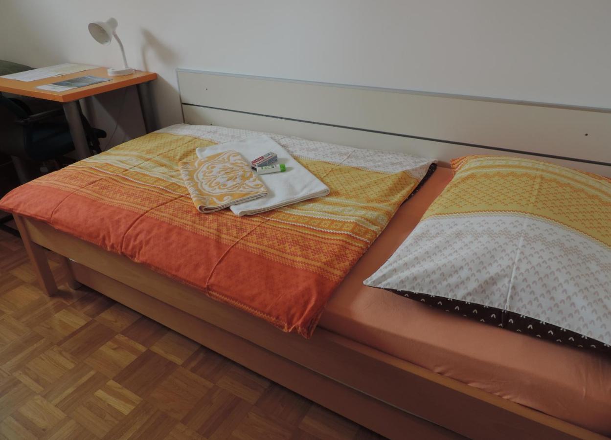 לינה וארוחת בוקר בלד Marijin Dom - Retreat House מראה חיצוני תמונה