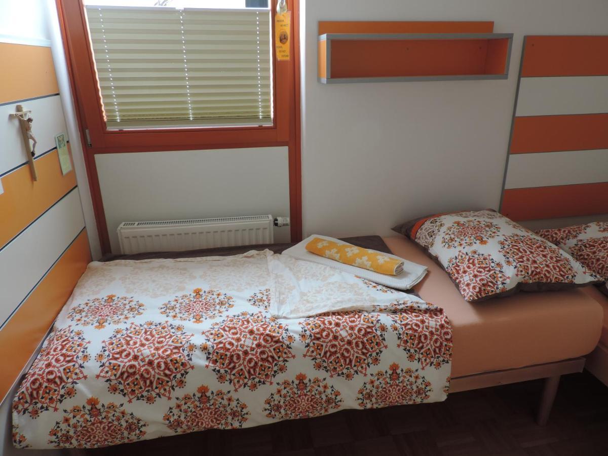 לינה וארוחת בוקר בלד Marijin Dom - Retreat House מראה חיצוני תמונה